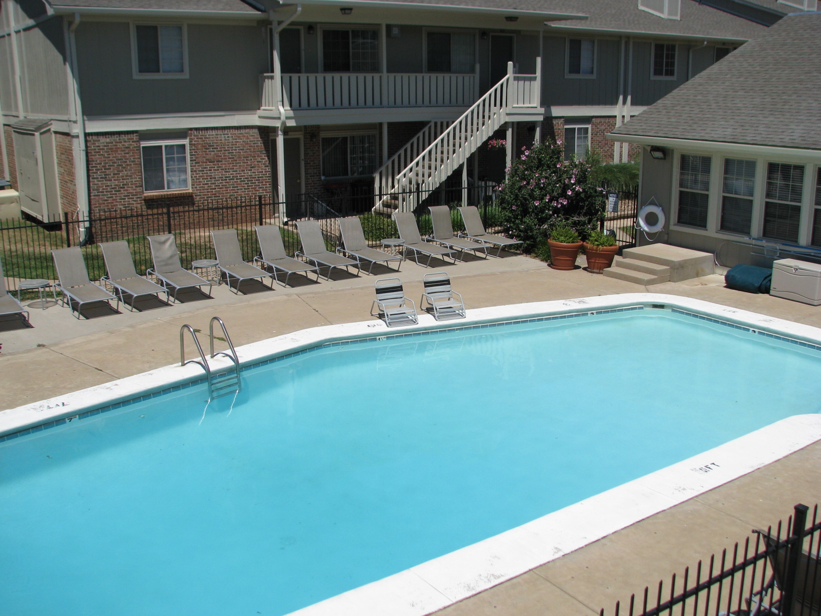 Hearth Hollow Apartments in Derby, KS